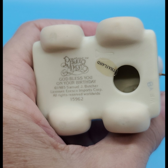 "God bless you on your birthday" 1985 #15962 Precious Moments Enesco Sam Butcher - Picture 4 of 8